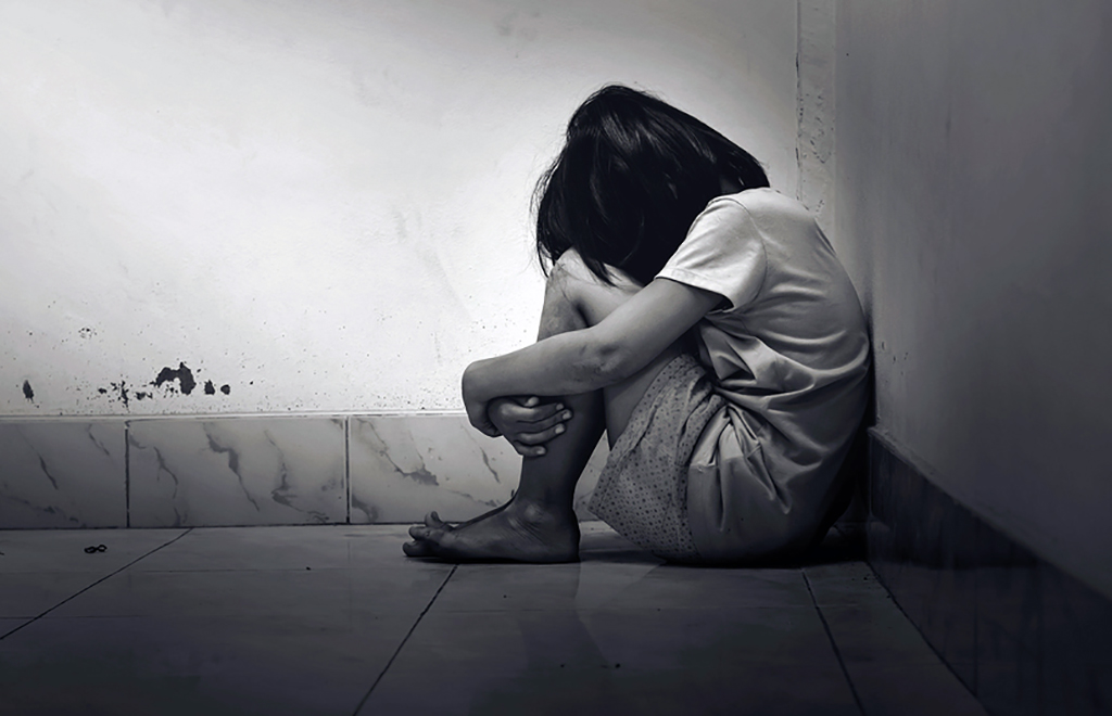 අන්තර්ජාලයේ අලෙවි වුණු “බාලවයස්කාර දැරිය නිසා” වෙබ් අඩවි ගැන අධිකරණය දුන් නියෝගය අන්තර්ජාලයේ අලෙවි වුණු “බාලවයස්කාර දැරිය නිසා” වෙබ් අඩවි ගැන අධිකරණය දුන් නියෝගය