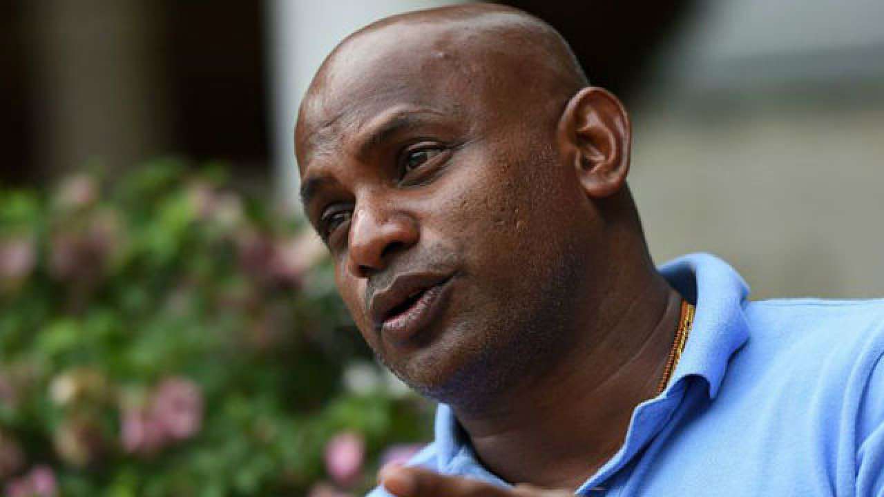 ශ්‍රී ලංකා ක්‍රිකට් පහළට දැමීම අරමුණ නොවේ – මවුබිමට පා තබමින් සනත් කී කතාව මෙන්න(VIDEO)