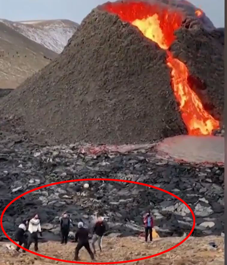 ලෝදිය ගලන ගිනි කන්ද අසළ සෙල්ලම් කළ තරුණයෝ (VIDEO ) ලෝදිය ගලන ගිනි කන්ද අසළ සෙල්ලම් කළ තරුණයෝ (VIDEO )
