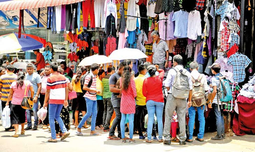 සෞඛ්ය නීති කඩකරන්න එපා – කොවිඩ් ෂොපින් කරන්න එපා – යුද හමුදාපති ඉල්ලයි සෞඛ්ය නීති කඩකරන්න එපා – කොවිඩ් ෂොපින් කරන්න එපා – යුද හමුදාපති ඉල්ලයි