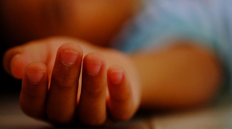 දරුවන් නැළවීමට ගැට ගැසූ ‘ඔන්චිල්ලාවේම’ අවසන් ගමන් ගිය දැරියක් දරුවන් නැළවීමට ගැට ගැසූ ‘ඔන්චිල්ලාවේම’ අවසන් ගමන් ගිය දැරියක්