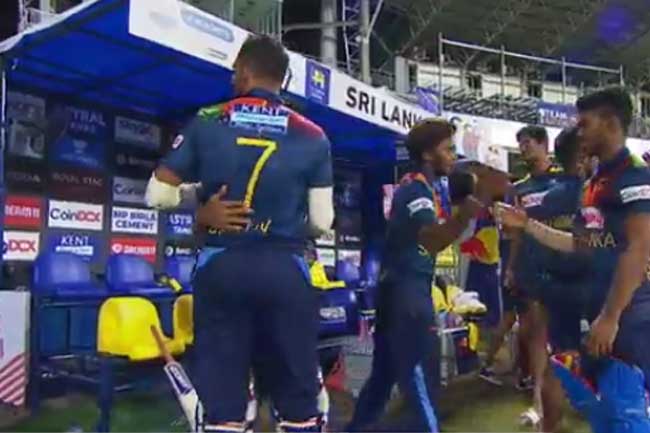 ක්රිකට් ශූරයින්ට ජනපති සුභාශිංසන ක්රිකට් ශූරයින්ට ජනපති සුභාශිංසන