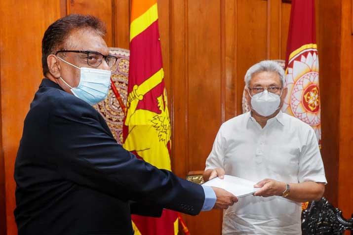 මානව හිමිකම් කඩකිරීම් සිදුව ඇති දැයි විමර්ශනයට පත්කළ කොමිසමේ අතුරු වාර්තාව ජනපතිට භාරදෙයි…