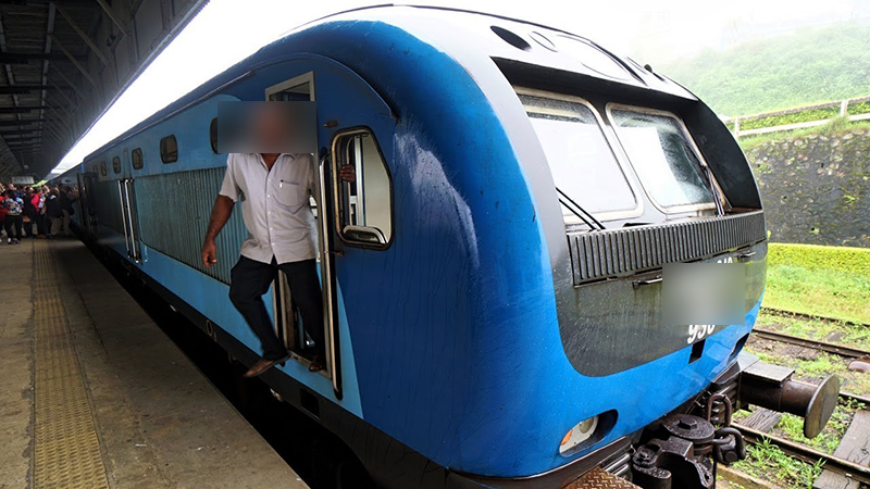 තඹ කම්බි ගන්න දුම්රියේ වයර් කැපූ අයෙක් මාට්ටු
