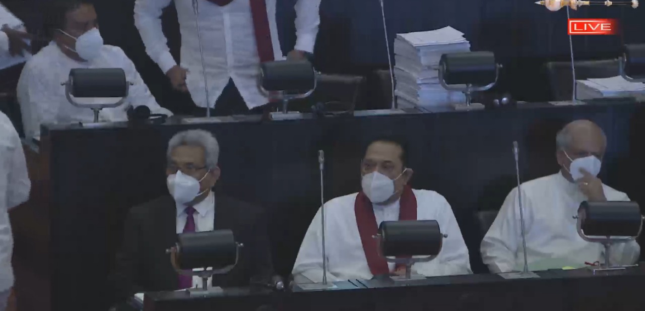 ජනපති පාර්ලිමේන්තුවට
